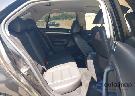 2010 Volkswagen Jetta Limited Edition from USA, damaged, VIN 3VWRZ7AJ5AM144457